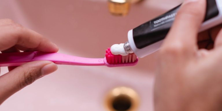 How to Choose the Right Toothpaste for Your Dental Needs